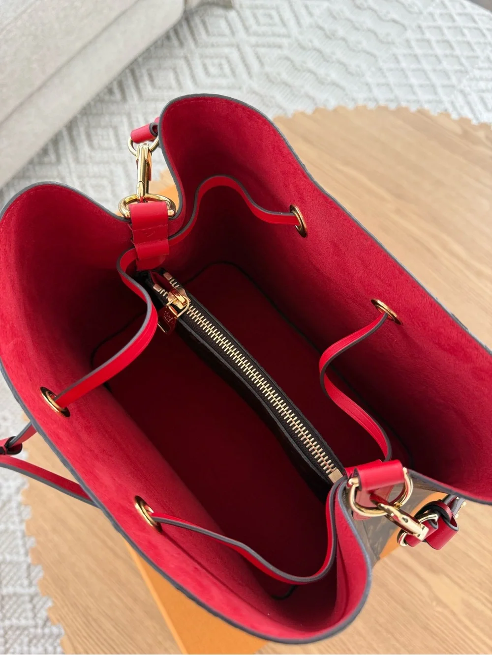 Louis Vuitton bag top